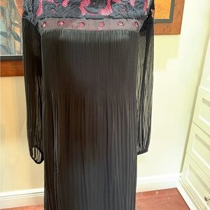 Elegant Black Pleated Lace Dress